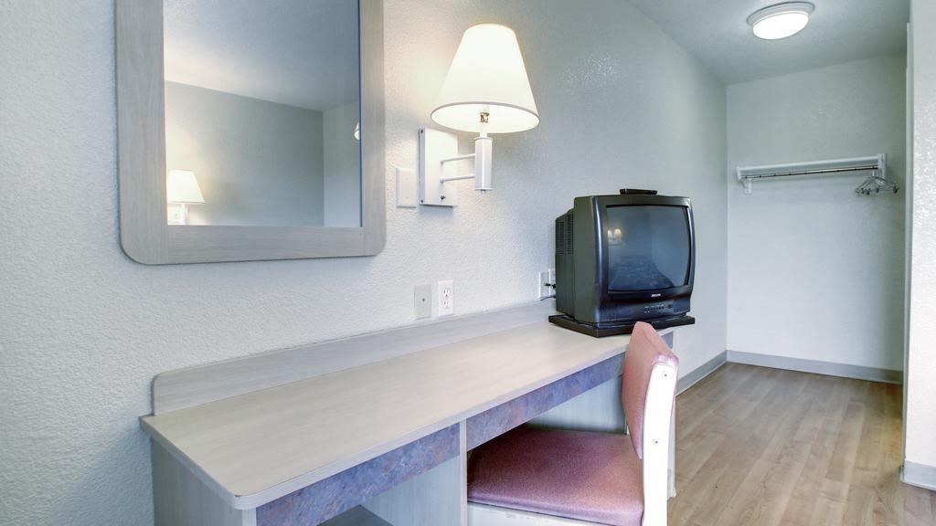 Motel 6 Manhattan Kansas Zewnętrze zdjęcie