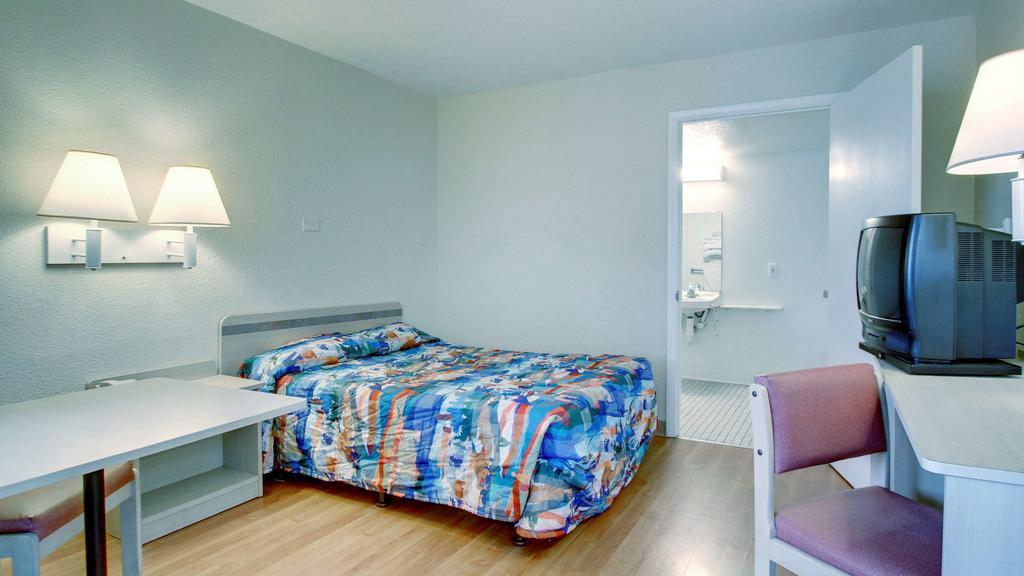Motel 6 Manhattan Kansas Zewnętrze zdjęcie